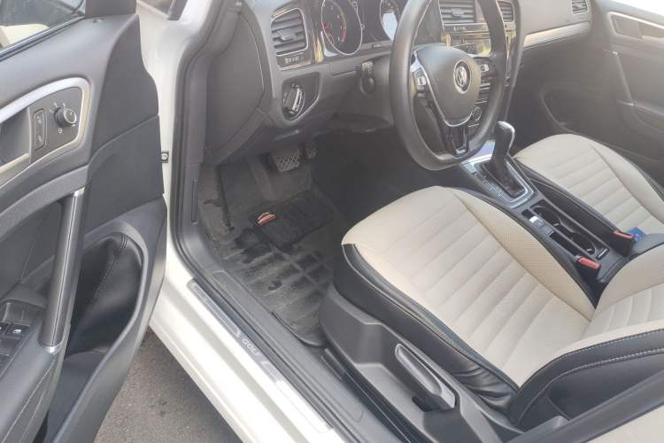 Used Volkswagen Golf 2019 280TSI DSG Comfort Version China VI Standard Driver Seat