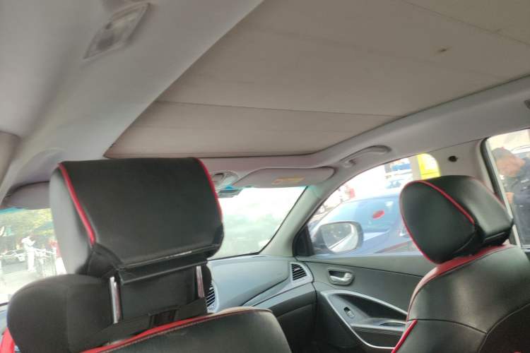 Used Hyundai Santa Fe 2015 2.0T Automatic Two-Wheel Drive Smart Version 5 Seats
