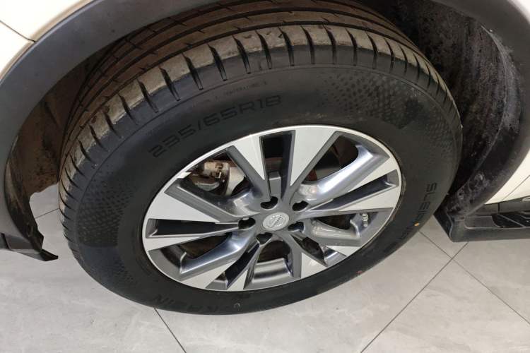 Used Nissan Murano 2021 2.5L XE Two-Wheel Drive Elite Edition Left Front Wheel Hub