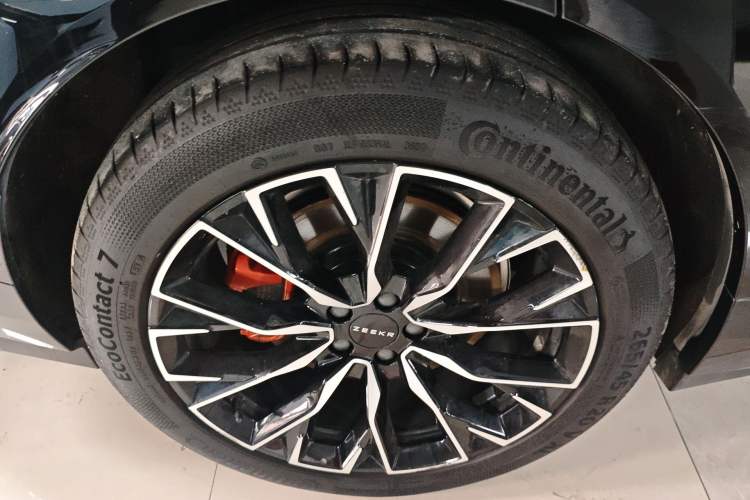 Used Zeekr 7X 2025 100 kWh Long-Range Rear-Wheel Drive with Intelligent Driving Features Right Rear Wheel Hub