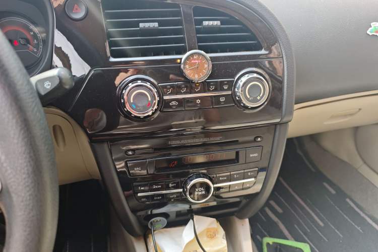 Used Soueast V3 Lingyue 2014 1.5L Manual Entry-Level Version
