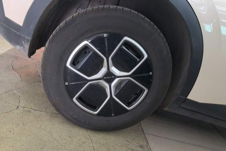 Used AION UT 2025 330 Star Edition Exterior 5