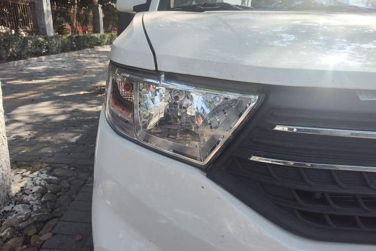 Used Wuling Hongguang V 2022 1.5L Jingqu Edition Electric-Assist LAR