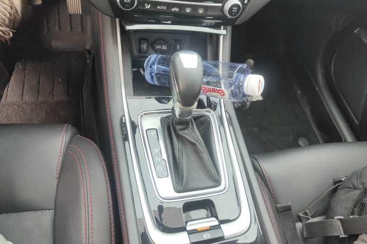 Used CHANGAN Eado 2019 Blue Whale Edition 280T GDI DCT High-Speed Model Gear Lever