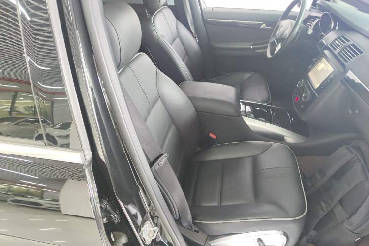 Used Mercedes-Benz R-Class 2017 R 320 4MATIC Business Edition Prestige Model
