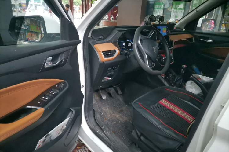 Used Wuling Hongguang S3 2018 1.5T Manual Luxury Model China V Standard
