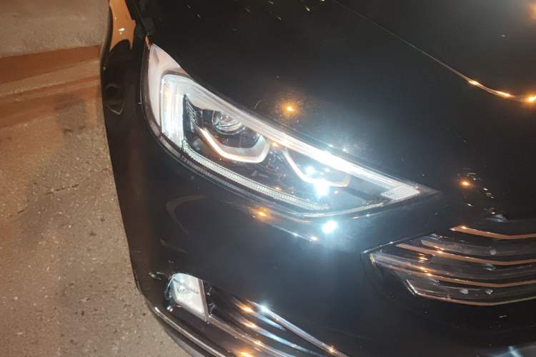 Used Ford Edge 2020 EcoBoost 245 Two-Wheel Drive Titanium 7-Seater Right Front Headlight