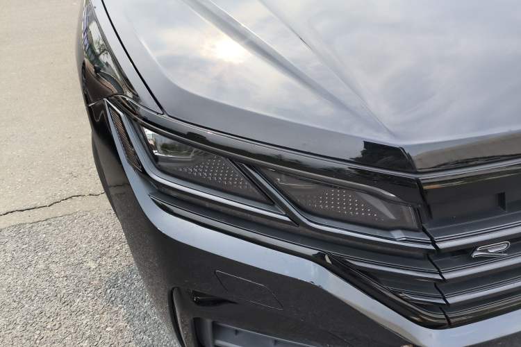 Used Volkswagen Touareg 2021 3.0 TSI Prestige Edition Classic Sport Package Right Front Headlight