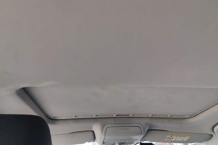 Used Volkswagen Sagitar 2015 230TSI Automatic Luxury Model
