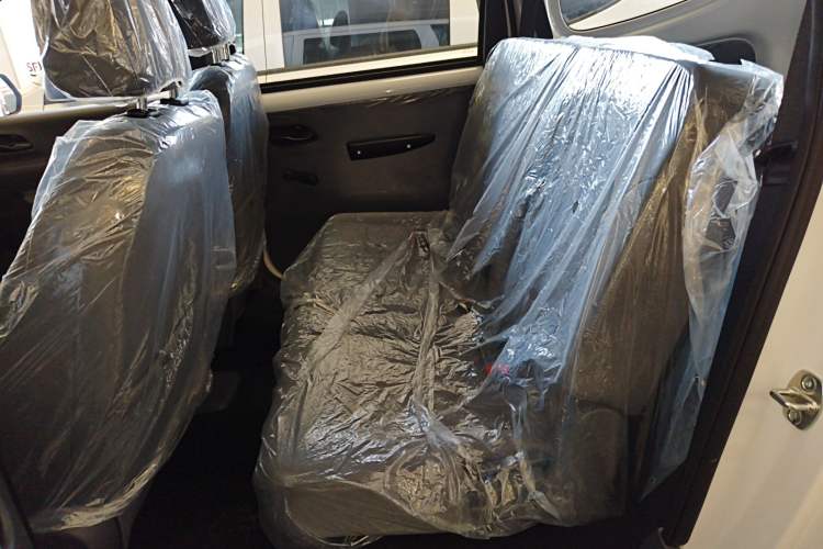 Used Wuling Hongguang New Energy 2024 All-Electric Model 300KM Standard Version Left Rear Seat