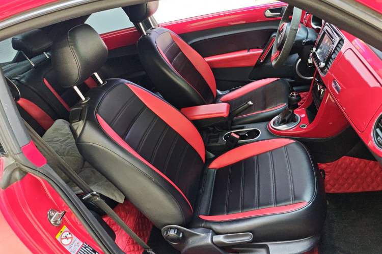 Used Volkswagen Beetle 2015 180TSI model
