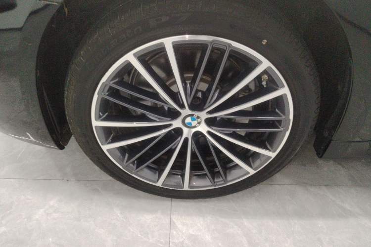 Used BMW 5 Series 2023 530Li Leading Model M Sport Package
