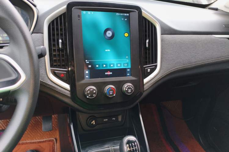 Used Baojun 530 2021 Global Car Anniversary Edition 1.5T Manual Comfort Model 6 Seats
