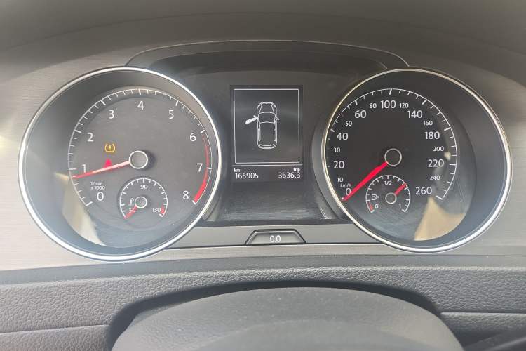 Used Volkswagen Golf 2016 230TSI Automatic Luxury Version
