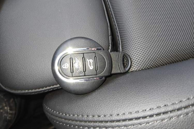 Used MINI MINI 2023 1.5T COOPER Artist
