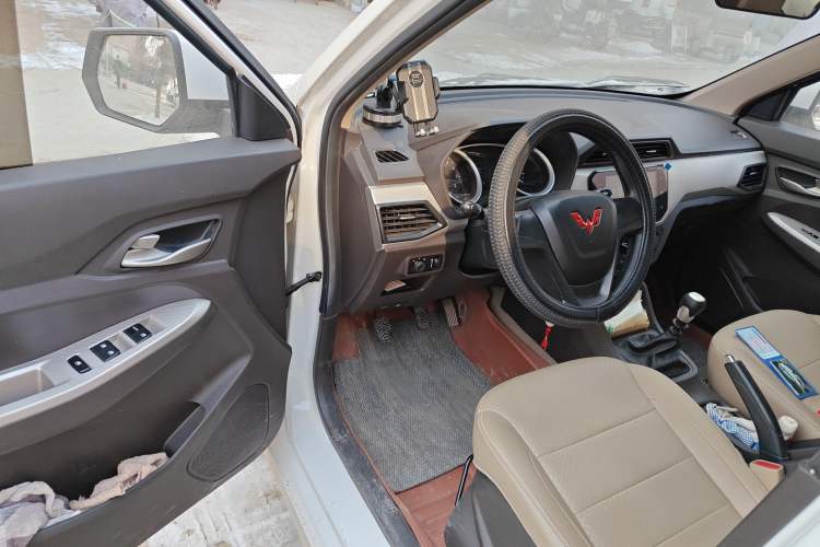 Used Wuling Hongguang 2021 1.5L Facelifted S Comfort Version with Electric Power Steering LAR
