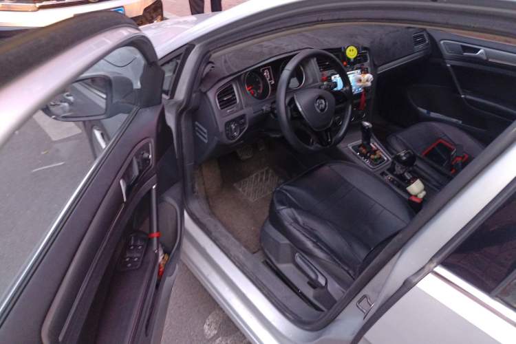 Used Volkswagen Golf 2014 1.6L Automatic Comfort Model Driver Seat