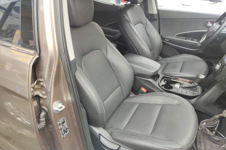 Used Hyundai Santa Fe 2013 2.4L Automatic Two-Wheel Drive Smart Version