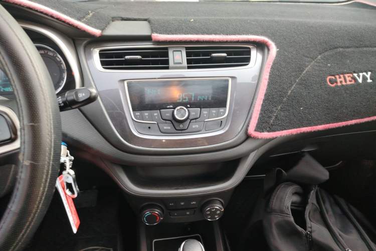 Used Chevrolet Lova RV 2016 1.5L Automatic Smart Drive Edition Audio And AC Panel