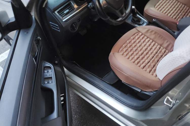 Used Volkswagen Bora 2016 1.6L Automatic Fashion Model
