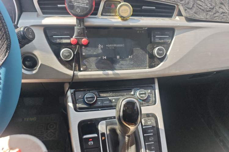 Used Geely Auto Emgrand X7 Sport 2018 1.8TD Automatic Two-Wheel Drive Smart Connect 4G Internet Edition