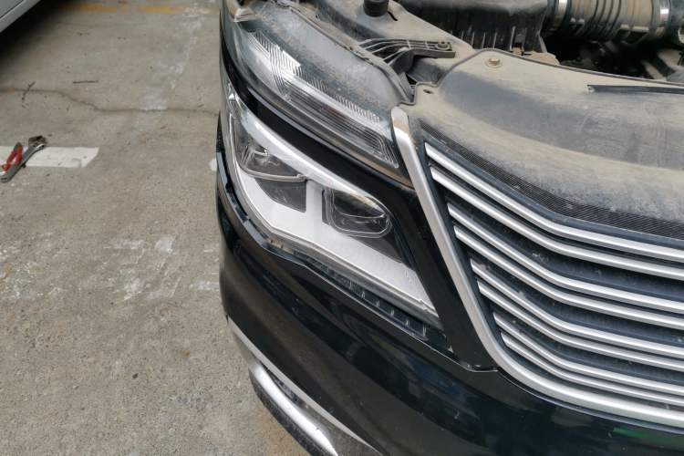 Used FORTHING Lingzhi 2019 Facelifted M5L 1.6L 7-Seater Base Model China VI Standard
