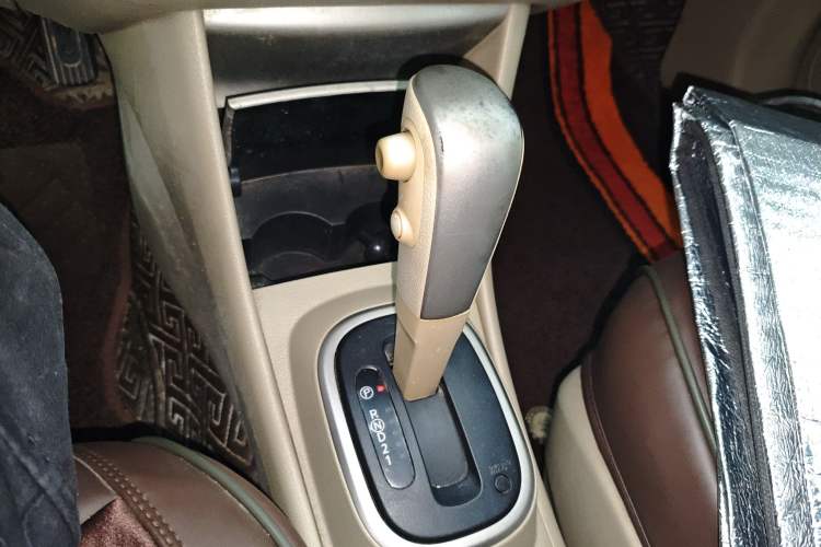 Used Nissan Sylphy 2012 Classic 1.6XE Automatic Comfort Edition Gear Lever