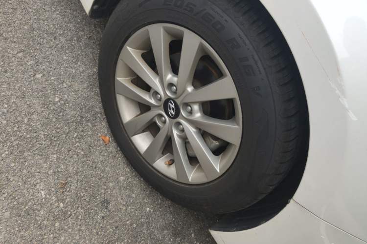 Used Hyundai Mistra 2014 1.8L Automatic Smart GLS
