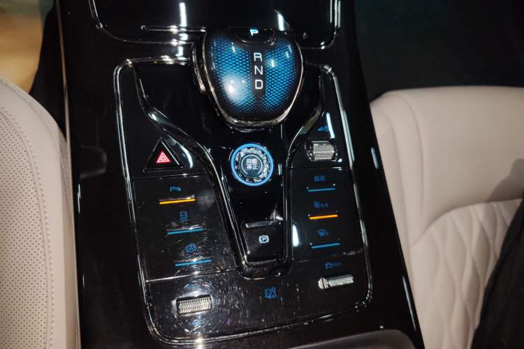 Used BYD Han 2025 DM-i 125KM Elite Model Gear Lever