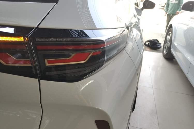 Used Volkswagen ID.UNYX 2024 Pro Long-Range Version Exterior 3