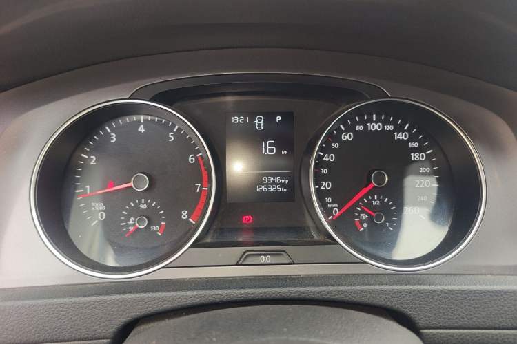 Used Volkswagen Golf 2016 1.6L Automatic Fashion Model