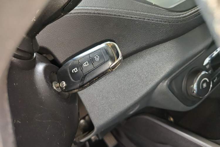 Used Ford Escort 2015 1.5L Automatic Fashion Model
