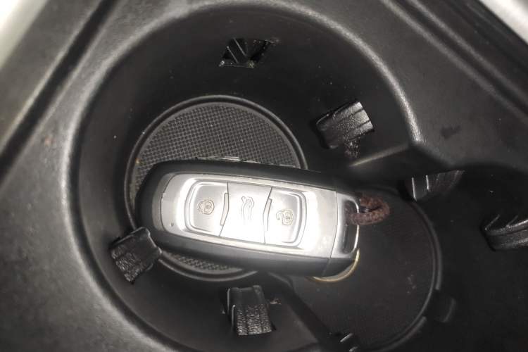 Used Geely Auto Emgrand X7 Sport 2018 1.8TD Automatic Two-Wheel Drive Zhiya Model Vehicle Key