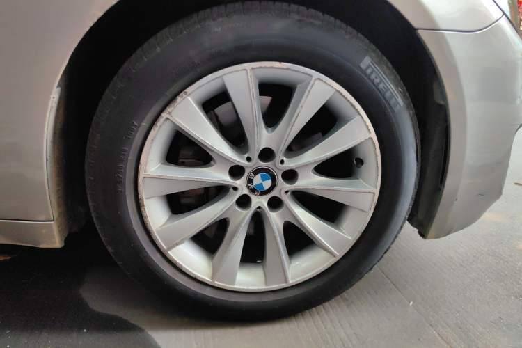 Used BMW 7 Series 2013 740Li xDrive Right Front Wheel Hub