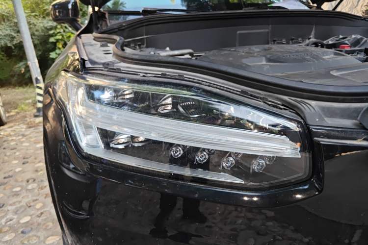Used Volvo XC90 2019 T6 Zhiyi Edition 7-Seater China V Emission Standard Right Front Headlight