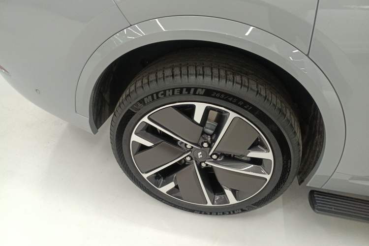 Used Li Auto L9 2025 Ultra Smart Refreshed Edition Right Rear Wheel Hub