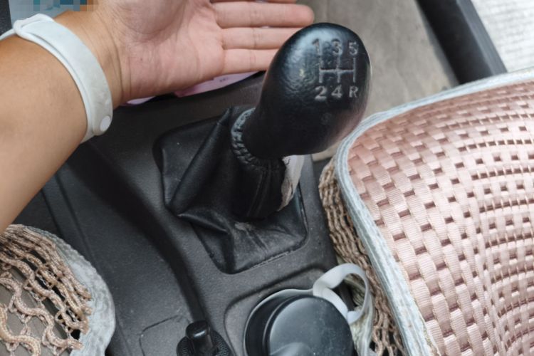 Used Wuling Rongguang V 2015 1.5L Standard Version Gear Lever