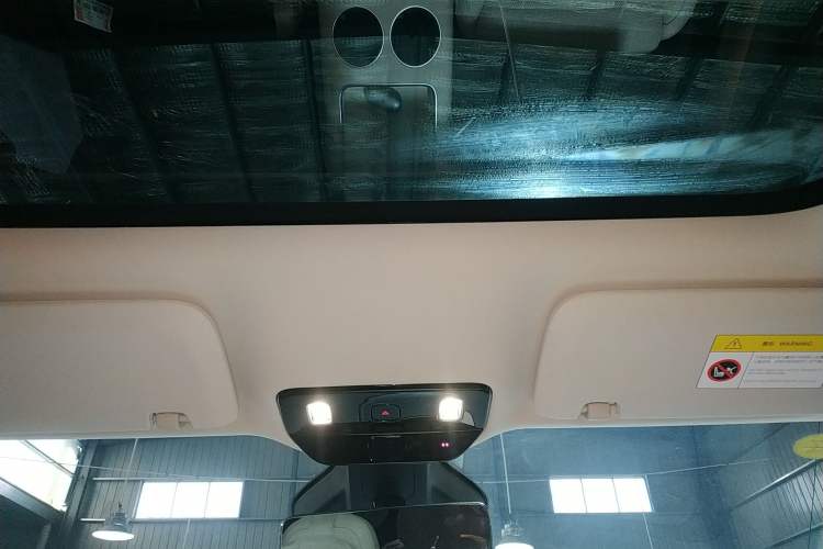 Used Li Auto MEGA 2024 Ultra Model
