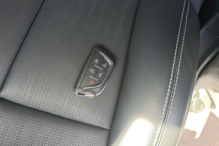 Used Cadillac LYRIQ 2022 Rear-Drive Long-Range Luxury Edition
