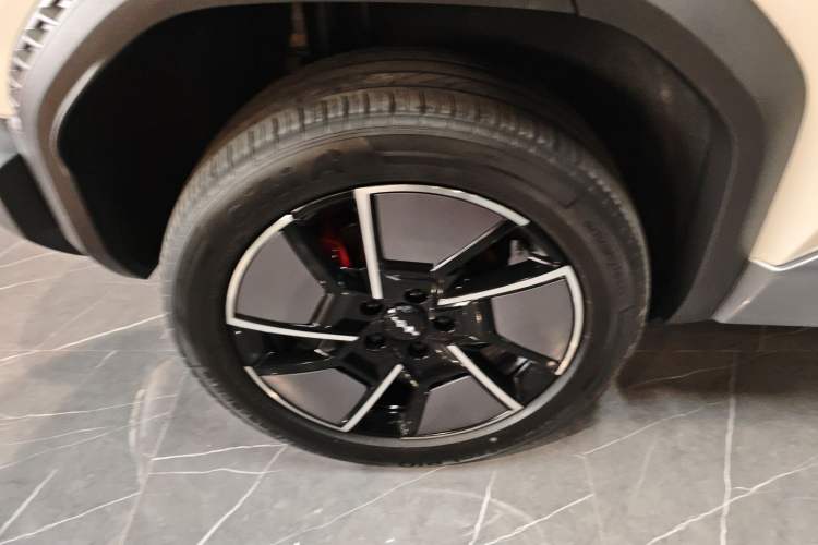 Used Formula Leopard Titanium 3 2025 501KM All-Wheel Drive Intelligent Driving Ultra Version Exterior 5