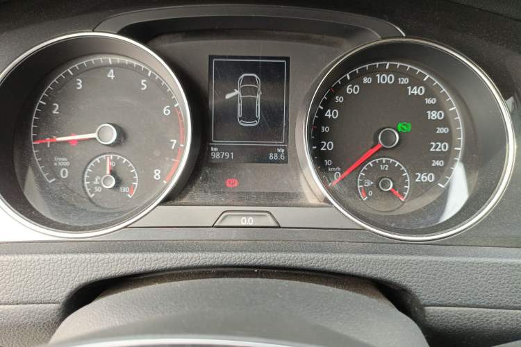 Used Volkswagen Golf 2018 230TSI Automatic Comfort Model Odometer Close Up