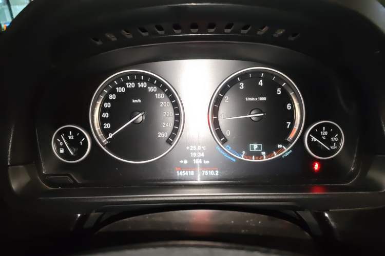 Used BMW 5 Series 2013 530Li Leading Model