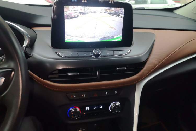 Used Buick Encore 2021 332T CVT Luxury Version Audio And AC Panel