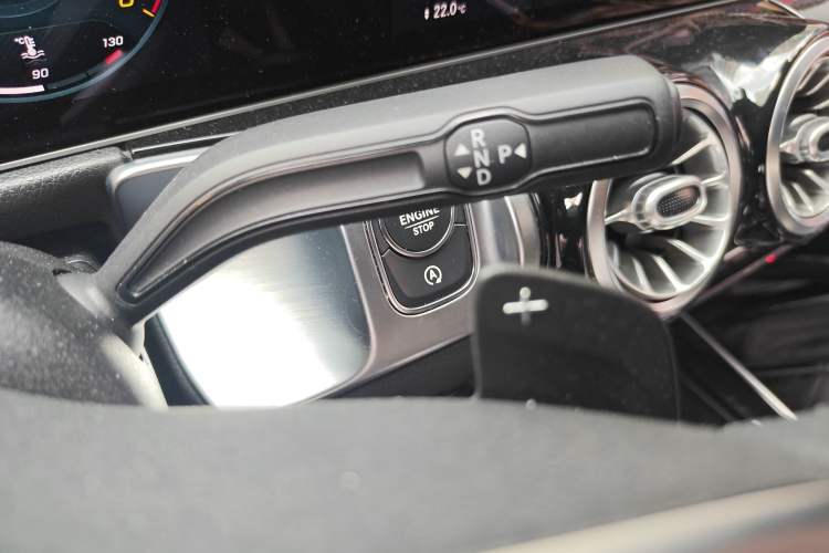 Used Mercedes-Benz GLB 2020 Facelift GLB 200 Fashion Edition Gear Lever