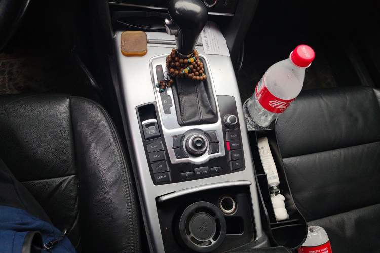 Used Audi A6L 2011 2.0 TFSI Automatic Standard Edition Gear Lever