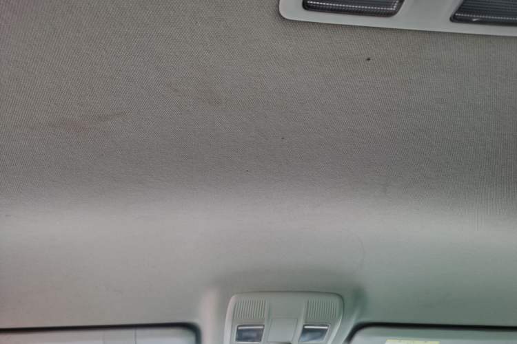 Used Mazda 3 Axela 2014 Sedan 1.5L Automatic Comfort Model
