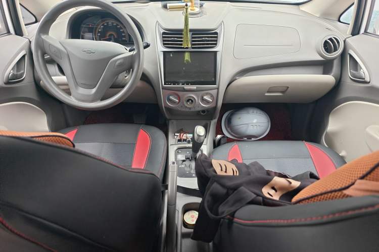 Used Chevrolet Sail 2013 Sedan 1.4L AMT Enjoy Edition Center Console