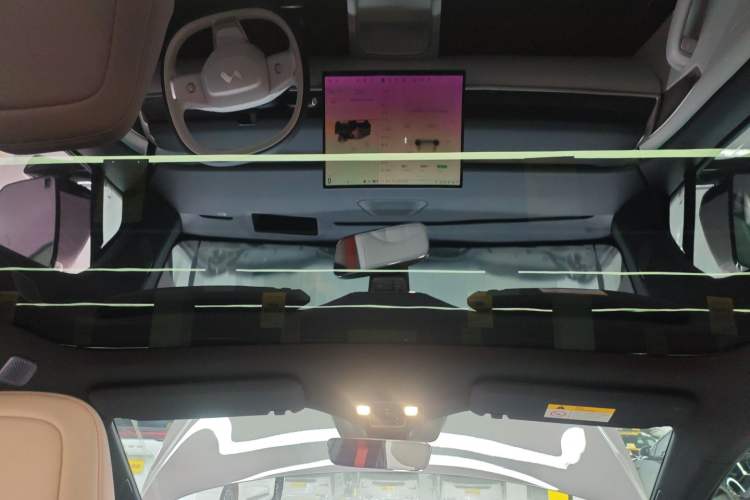 Used ONVO L60 2024 60 kWh Rear-Drive Version Headliner