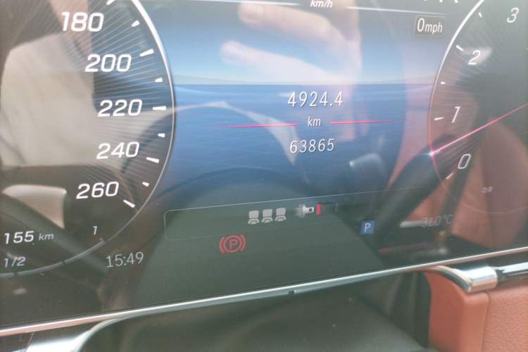 Used Mercedes-Benz Maybach S-Class 2022 S 480 4MATIC Intelligent Premium Special Edition Odometer Close Up