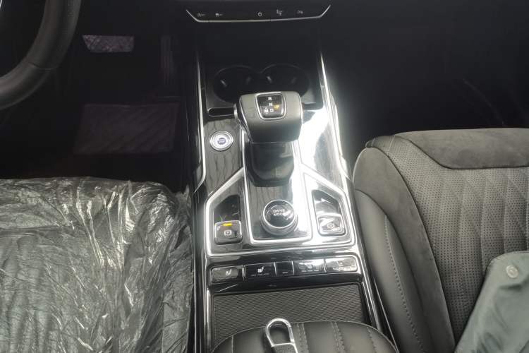 Used Hongqi HS5 2022 Facelifted Version 2.0T Smart Connect Flagship All-Wheel-Drive Edition
